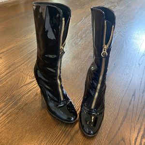 Valentino Garavani Rebelle Black Patent Leather Front Zip Boots size 37,5